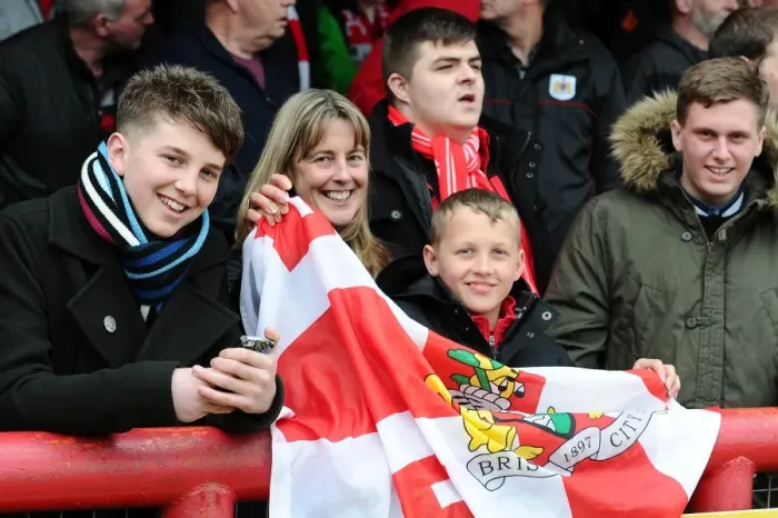 Framed Print : Bristol City Fans in Action at Brentford's Griffin Park during Sky Bet Championship Match, 16-04-2016 Framed Print : Bristol City Fans in Action at Brentford's Griffin Park during Sky Bet Championship Match, 16-04-2016