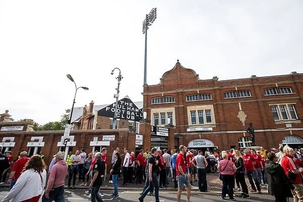 Bristol City Fans Arrive at Craven Cottage for Fulham Match, Sky Bet EFL Championship (September 2016)