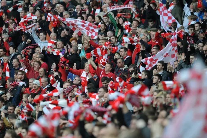 Framed Print : Bristol City Fans Celebrate Johnstone's Paint Trophy Victory at Wembley Stadium