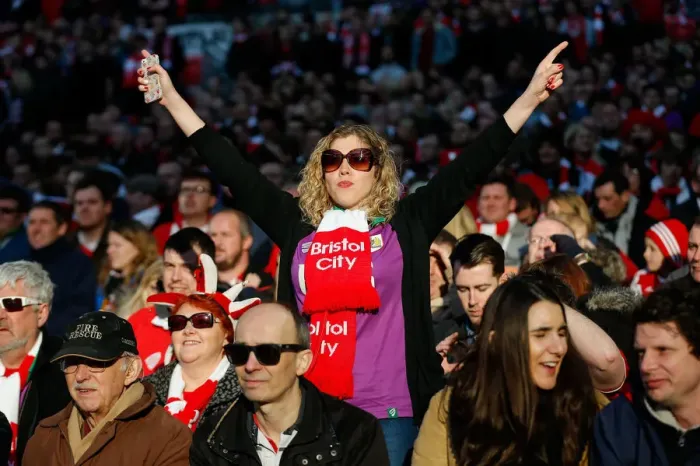 Framed Print : Bristol City Fans Celebrate at Wembley Stadium during the 2015 Johnstones Paint Trophy Final against Walsall