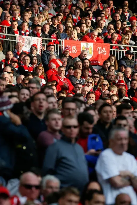Framed Print : Bristol City Fans Cheering at Wembley Stadium during the Johnstones Paint Trophy Final against Walsall, 2015
