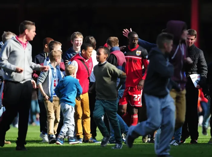 Framed Print : Bristol City Fans Euphoric Pitch Invasion: Celebrating Promotion to Championship Framed Print : Bristol City Fans Euphoric Pitch Invasion: Celebrating Promotion to Championship