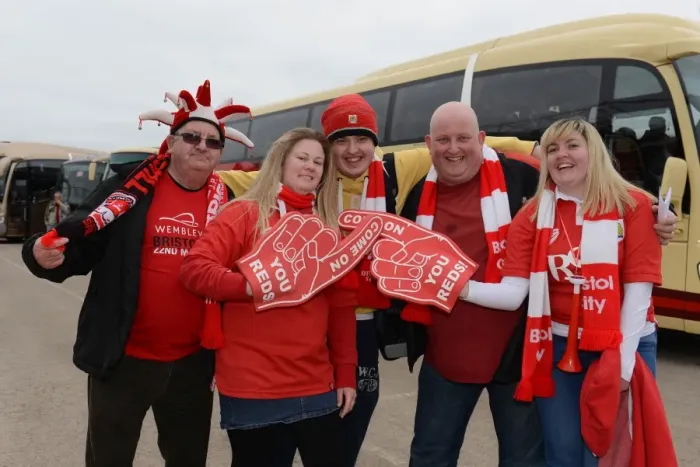 Framed Print : Bristol City Fans Heading to Wembley for Johnstone Paint Trophy Final Against Walsall