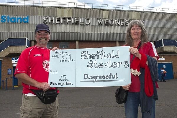 Bristol City Fans Protest Ticket Prices at Sheffield Wednesday Match, Sky Bet Championship (August 2015)