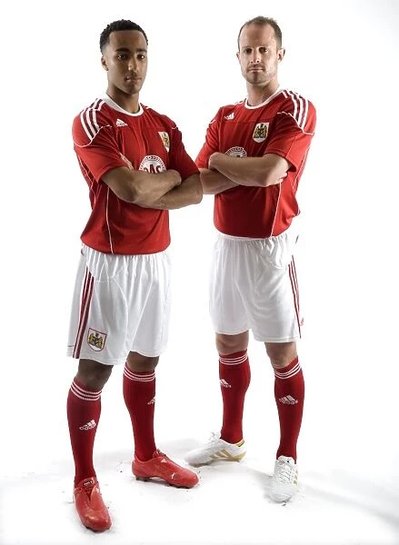 Bristol City FC: 09-10 New Kit Reveal - Season Unveil for the First Team