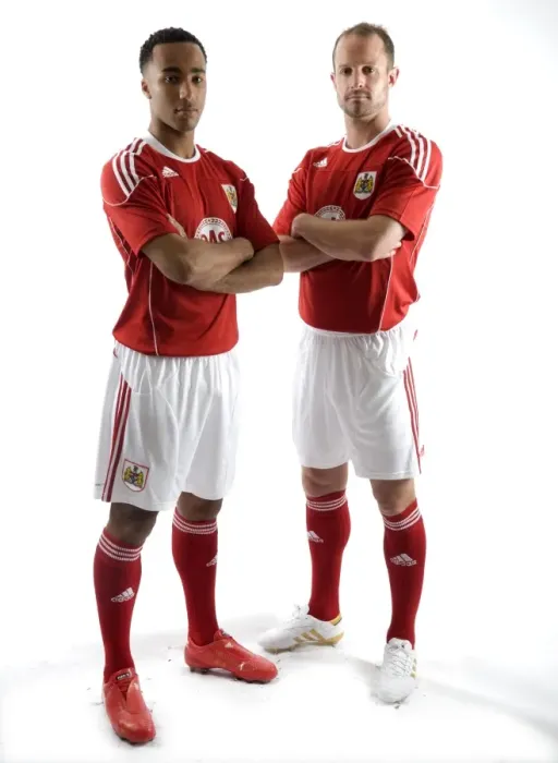 Framed Print : Bristol City FC: 09-10 New Kit Reveal - Season Unveil for the First Team