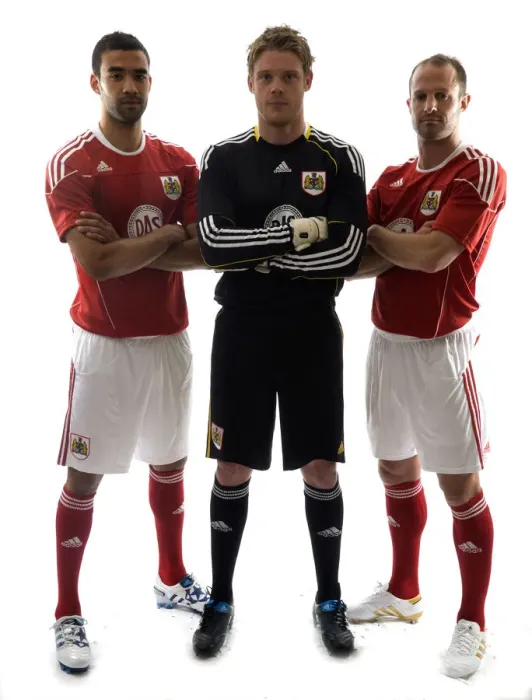 Framed Print : Bristol City FC: 09-10 Season - New Kit and Top Moments: A Look Back Framed Print : Bristol City FC: 09-10 Season - New Kit and Top Moments: A Look Back