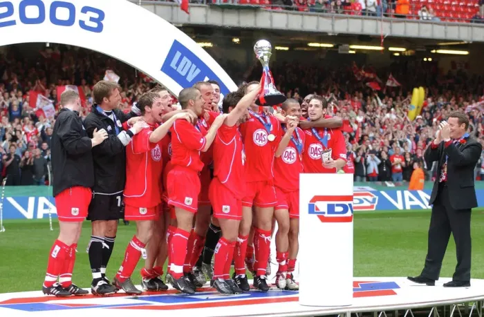 Framed Print : Bristol City FC in Action: LDV Trophy (02-03) Framed Print : Bristol City FC in Action: LDV Trophy (02-03)