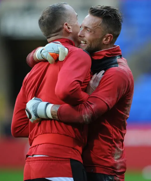 Framed Print : Bristol City FC: Ben Hamer and Aaron Wilbraham in Action against Bolton Wanderers, 07-11-2015 Framed Print : Bristol City FC: Ben Hamer and Aaron Wilbraham in Action against Bolton Wanderers, 07-11-2015