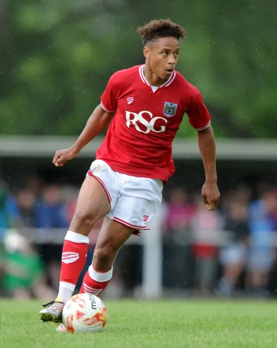 Framed Print : Bristol City FC: Bobby Reid in Action at Pre-Season Friendly, 2015 Framed Print : Bristol City FC: Bobby Reid in Action at Pre-Season Friendly, 2015