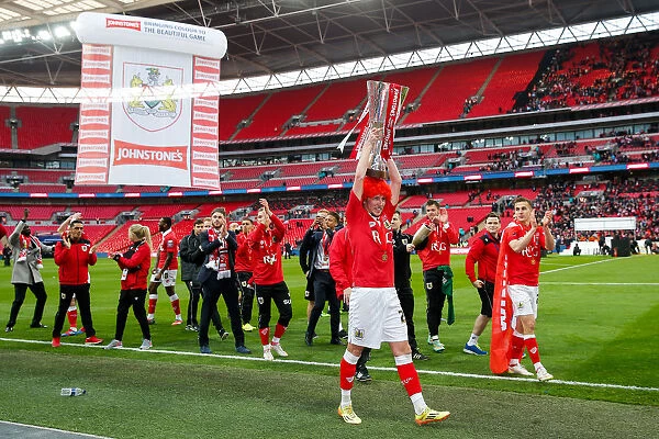 Bristol City FC Celebrate Johnstones Paint Trophy Victory: 2-0 Win over Walsall at Wembley Stadium (Luke Ayling with the Trophy)