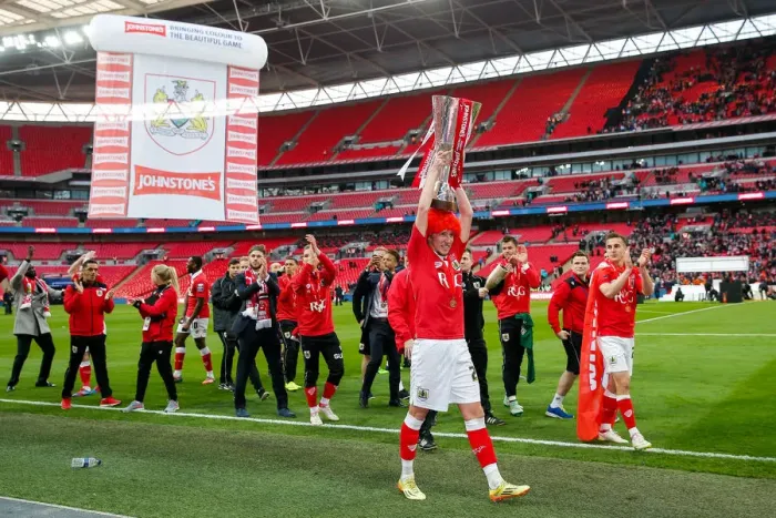 Framed Print : Bristol City FC Celebrate Johnstones Paint Trophy Victory: 2-0 Win over Walsall at Wembley Stadium (Luke Ayling with the Trophy)