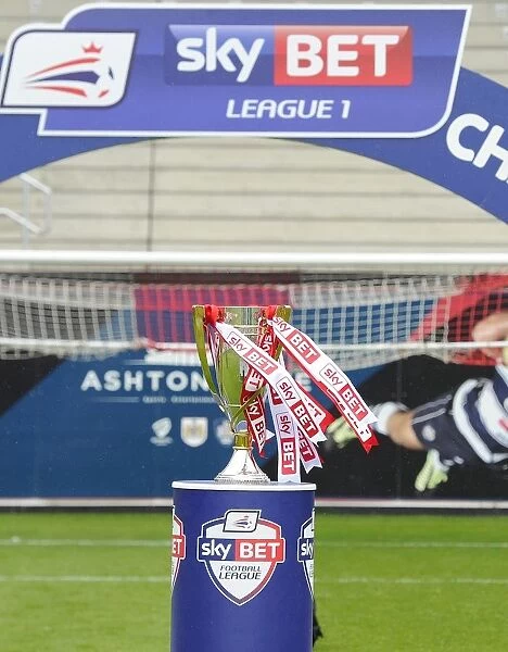 Bristol City FC Celebrates Promotion to Sky Bet League One after Winning against Walsall (03 / 05 / 2015)
