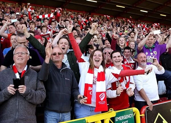 Bristol City FC: Celebrating Promotion to Sky Bet League One Championship