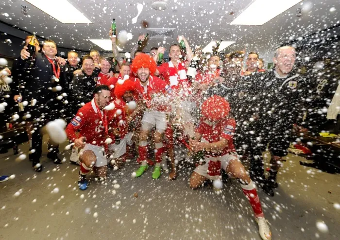 Framed Print : Bristol City FC: Celebrating Victory in the Johnstone's Paint Trophy Final at Wembley Framed Print : Bristol City FC: Celebrating Victory in the Johnstone's Paint Trophy Final at Wembley