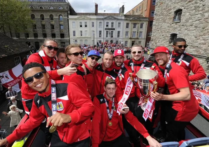 Framed Print : Bristol City FC: Champions Bus Parade - Triumphant Open Top Tour, May 2015 (Joe Meredith / JMP) Framed Print : Bristol City FC: Champions Bus Parade - Triumphant Open Top Tour, May 2015 (Joe Meredith / JMP)