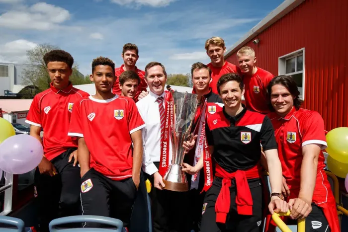 Framed Print : Bristol City FC: Champions Parade - League 1 and Johnstones Paint Trophy Victory Framed Print : Bristol City FC: Champions Parade - League 1 and Johnstones Paint Trophy Victory