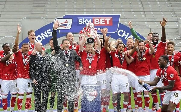 Bristol City FC: Champions of Sky Bet League One - Lifting the Trophy (May 3, 2015)