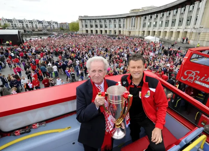Framed Print : Bristol City FC: Champions Triumph - Steve Cotterill and Keith Dawe Lift the Sky Bet League One Trophy Amid Thousands of Ecstatic Fans