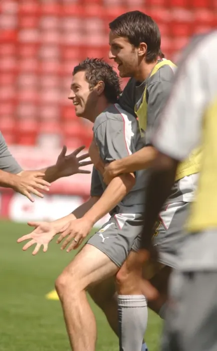 Framed Print : Bristol City FC: Cole Skuse and Ivan Sproule in Training (07-08) Framed Print : Bristol City FC: Cole Skuse and Ivan Sproule in Training (07-08)