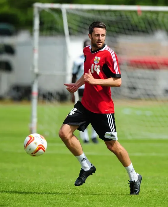 Framed Print : Bristol City FC: Cole Skuse in Pre-Season Training, July 2012 Framed Print : Bristol City FC: Cole Skuse in Pre-Season Training, July 2012
