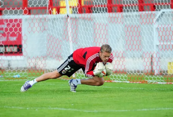 Framed Print : Bristol City FC: Dean Gerken in Training, Scotland Tour 2012 Framed Print : Bristol City FC: Dean Gerken in Training, Scotland Tour 2012