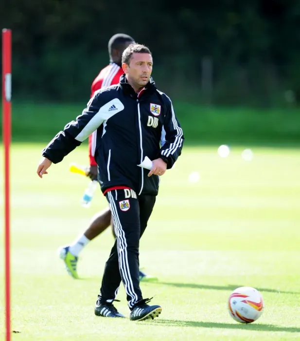 Framed Print : Bristol City FC: Derek McInnes Leads September 2012 Training Session Framed Print : Bristol City FC: Derek McInnes Leads September 2012 Training Session