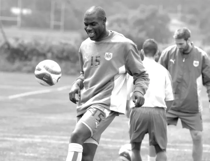 Framed Print : Bristol City FC: Enoch Showunmi in Training (07-08) Framed Print : Bristol City FC: Enoch Showunmi in Training (07-08)