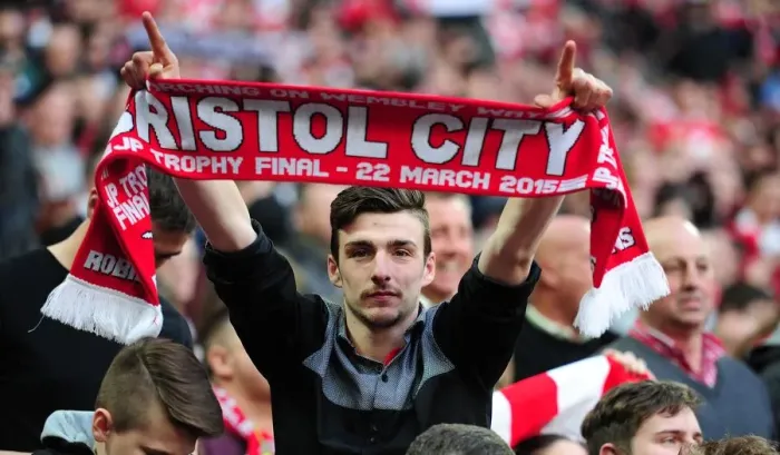 Framed Print : Bristol City FC: Euphoric Fan Reaction at Johnstone's Paint Trophy Victory, Wembley Stadium, 2015