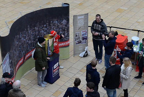 Bristol City FC Fans Celebrate with the Johnstone's Paint Trophy at Cabot Circus (2015)