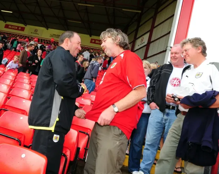 Framed Print : Bristol City FC First Team Open Day 09-10: Exclusive Access to the Squad