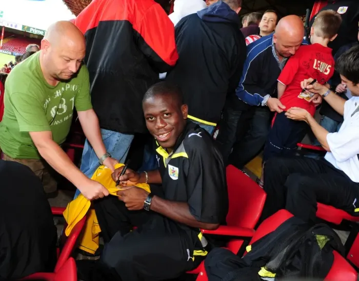 Framed Print : Bristol City FC First Team Open Day 09-10: Behind the Scenes with the Squad