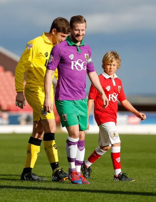 Framed Print : Bristol City FC: Frank Fielding and Wade Elliott Leading the Team Out at Oakwell Stadium, October 2014 (Barnsley v Bristol City) Framed Print : Bristol City FC: Frank Fielding and Wade Elliott Leading the Team Out at Oakwell Stadium, October 2014 (Barnsley v Bristol City)