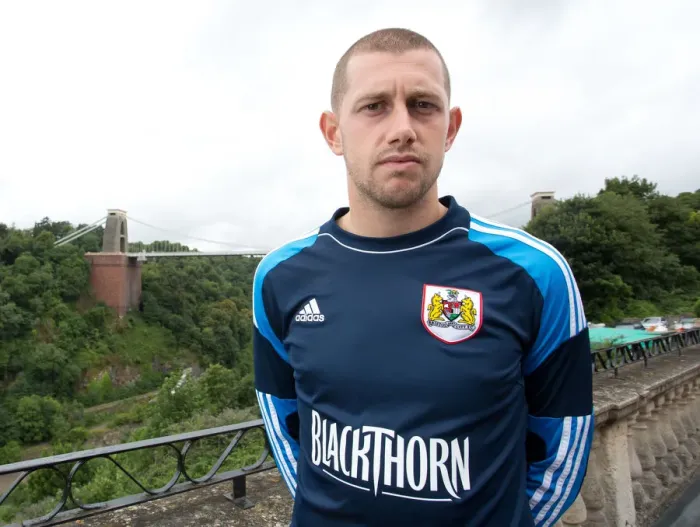 Framed Print : Bristol City FC: Frankie Fielding at Avon Gorge with Clifton Suspension Bridge Backdrop (July 2013) - Football Goalkeeper Frankie Fielding of Bristol City at Avon Gorge Hotel with Clifton Suspension Bridge as Backdrop (July 2013)