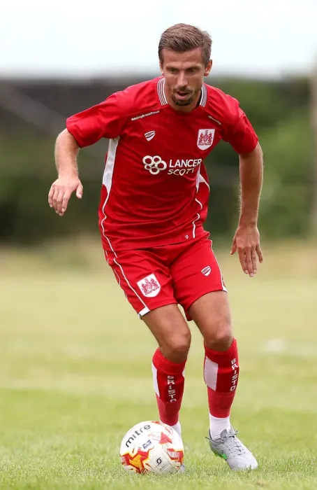 Framed Print : Bristol City FC: Gary O'Neil in Pre-Season Action Against Hengrove Athletic (10.07.2016)
