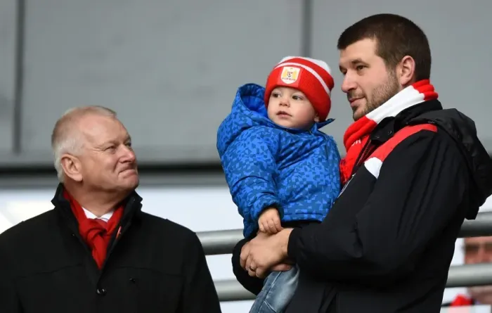 Framed Print : Bristol City FC: Three Generations of Lansdowns at Ashton Gate (Bristol City v Bolton Wanderers, 2016) Framed Print : Bristol City FC: Three Generations of Lansdowns at Ashton Gate (Bristol City v Bolton Wanderers, 2016)