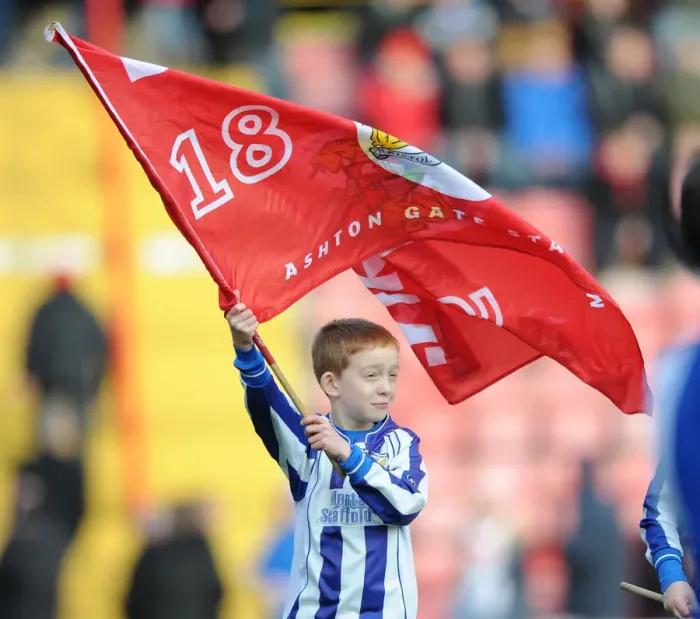 Framed Print : Bristol City FC: Guard of Honor for Notts County in Sky Bet League One at Ashton Gate, January 2015