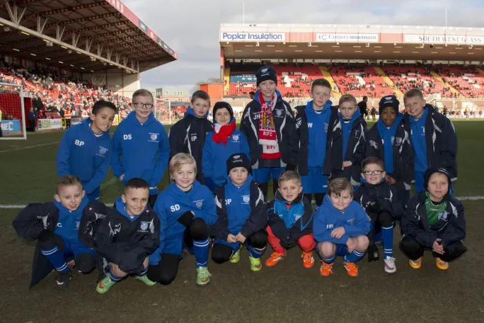 Framed Print : Bristol City FC Honors Fleetwood Town with Guard of Honor at Ashton Gate