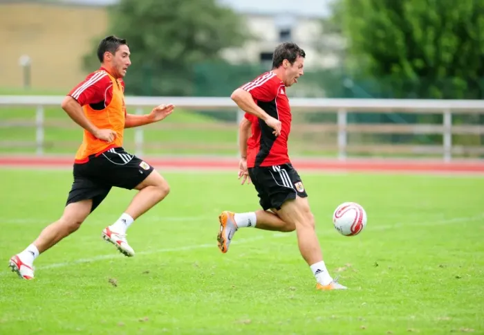 Framed Print : Bristol City FC: Ivan Sproule in Deep Focus during Training