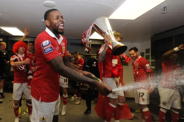 Framed Print : Bristol City FC: Johnstone's Paint Trophy Victory - Jay Emmanuel-Thomas Celebrates with Champagne