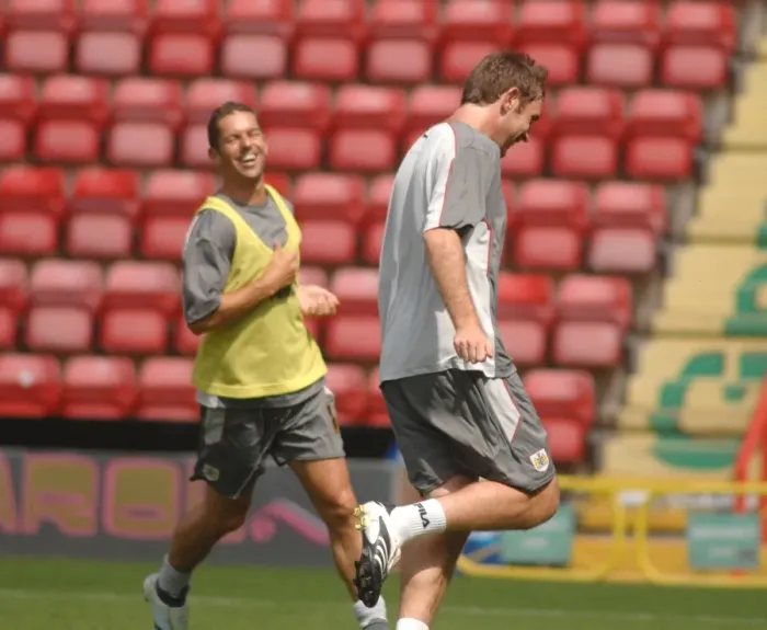 Framed Print : Bristol City FC: Keogh and Russell in Training (07-08) Framed Print : Bristol City FC: Keogh and Russell in Training (07-08)