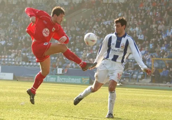 Framed Print : Bristol City FC: Lee Peacock in Action (02-03) Framed Print : Bristol City FC: Lee Peacock in Action (02-03)