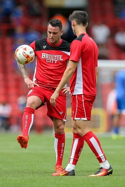 Bristol City FC: Lee Tomlin and Callum O'Dowda Warming Up Ahead of Bristol City v Portsmouth (30.07.2016)