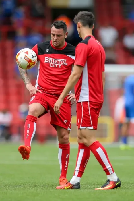 Framed Print : Bristol City FC: Lee Tomlin and Callum O'Dowda Warming Up Ahead of Bristol City v Portsmouth (30.07.2016)