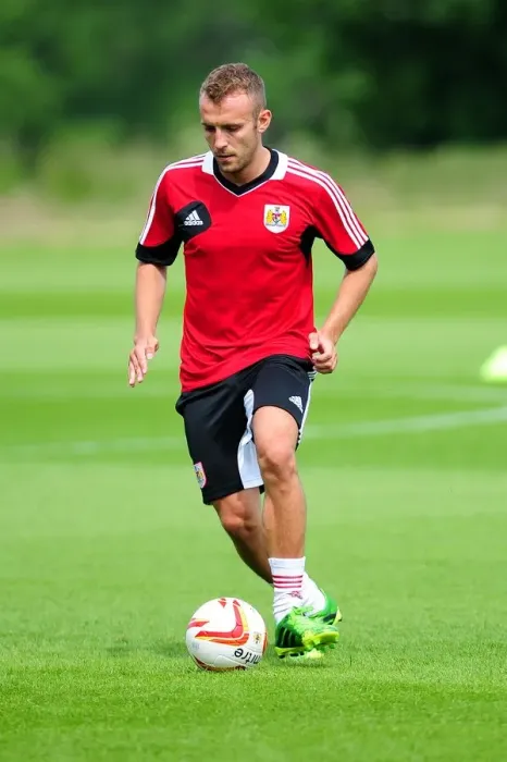 Framed Print : Bristol City FC: Liam Kelly in Action at Pre-Season Training Framed Print : Bristol City FC: Liam Kelly in Action at Pre-Season Training