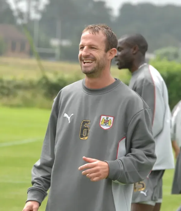 Framed Print : Bristol City FC: Louis Carey in Focus - Training, 07-08 Framed Print : Bristol City FC: Louis Carey in Focus - Training, 07-08
