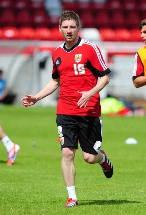 Framed Print : Bristol City FC: Mark Wilson in Pre-Season Training, Scotland Tour (Joe Meredith) Framed Print : Bristol City FC: Mark Wilson in Pre-Season Training, Scotland Tour (Joe Meredith)