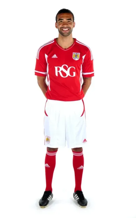Framed Print : Bristol City FC: New Kit Reveal 11-12 Season Framed Print : Bristol City FC: New Kit Reveal 11-12 Season