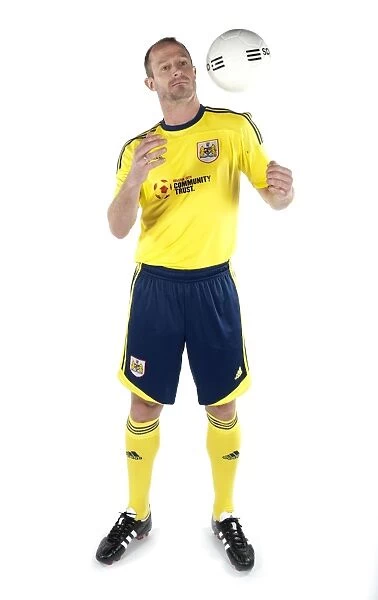 Bristol City FC: New Kit Reveal - Season 11-12