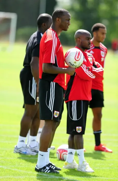 Framed Print : Bristol City FC: New Signing Kalifa Cisse Trains with Jamal Campbell-Ryce Ahead of the New Season Framed Print : Bristol City FC: New Signing Kalifa Cisse Trains with Jamal Campbell-Ryce Ahead of the New Season